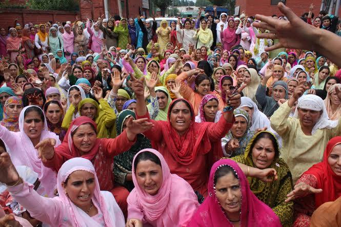 Women in Kupwara stage sit-in against civilian killings in Kashmir